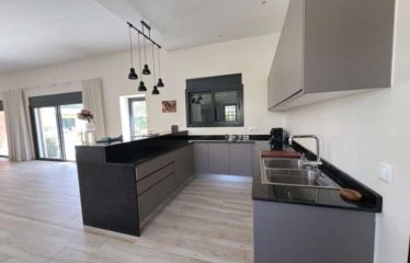 NGAPAROU : Villa à vendre – Piste des Milliardaires