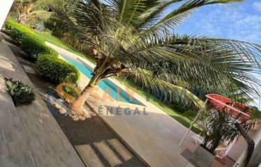 NGUERIGNE : Magnifique villa de 5 chambres à louer à 200m de la route