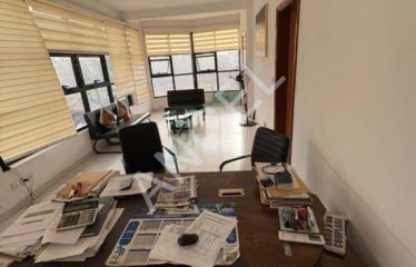 DAKAR LIBERTÉ 6 : Immeuble pour bureaux à louer sur les 2 voies de Liberté 6