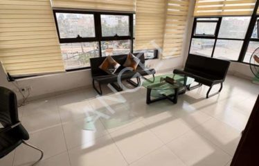 DAKAR LIBERTÉ 6 : Immeuble pour bureaux à louer sur les 2 voies de Liberté 6