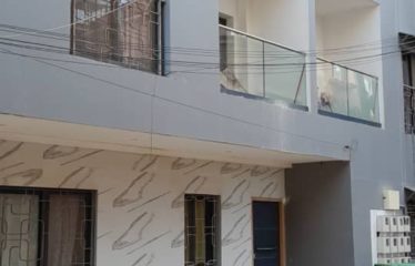 DAKAR VDN : Appartement meublé à louer -2 chambres – Salon – 3 salles de bain