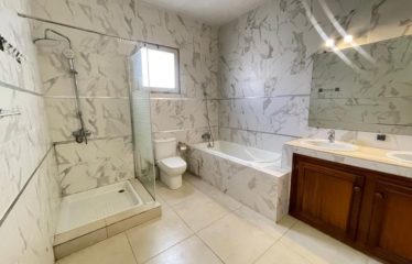 DAKAR MAMELLES : Belle villa R+1 à louer