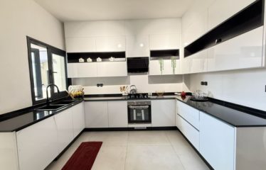 DAKAR MERMOZ: Bright 2-bedroom apartment for sale