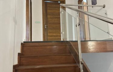 NGAPAROU : Villa contemporaine neuve 4 chambres avec piscine à vendre