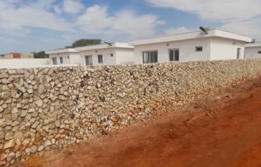 NDANGANE : Ensemble de 6 villas (2 chambres) à aménager proche lagune à vendre