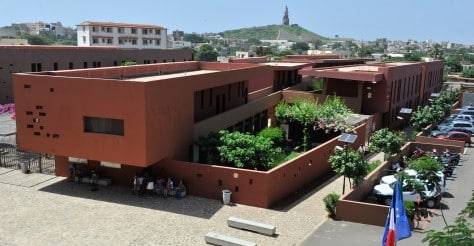 dakar quartier fann point e mermoz